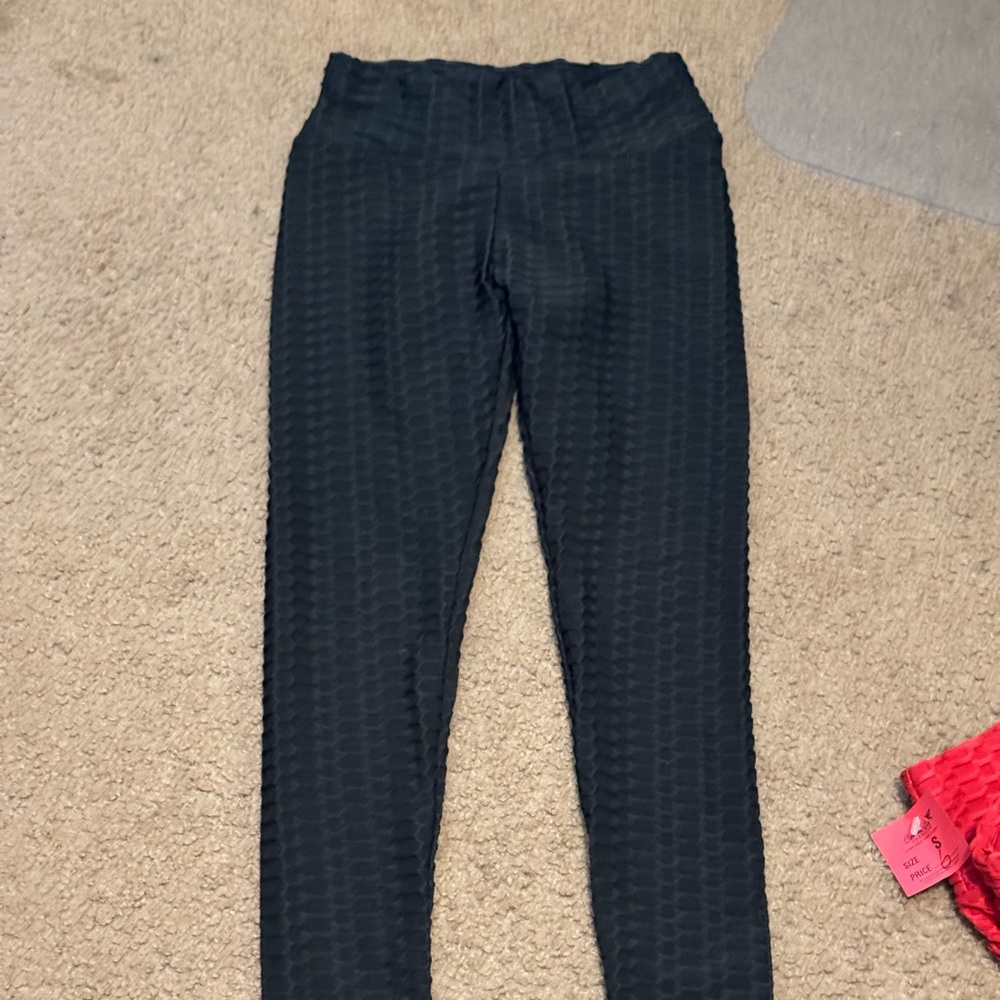 Bundle set. Black and red. Textured Leggings butt enhancing. Booty scrunch